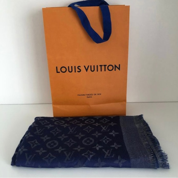 scarf Louis Vuitton - Picture 2 of 4